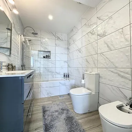 Endless 2 Bedroom Lido * Funchal (Madeira)