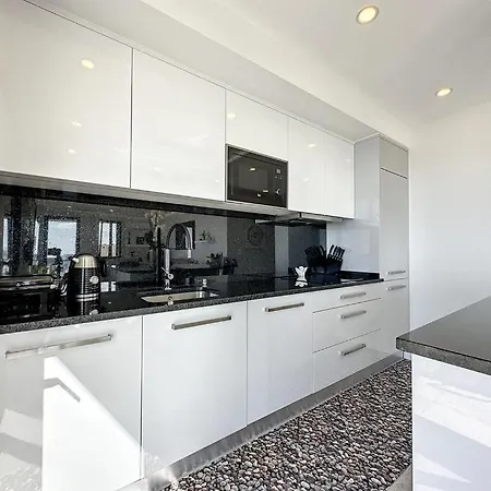 Endless 2 Bedroom Lido * Funchal